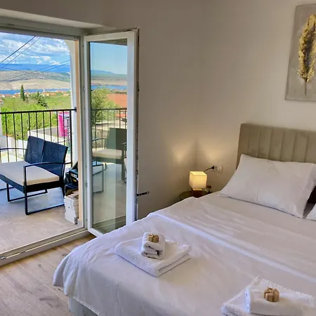 - Palmis * Jadranovo