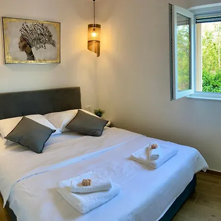 - Palmis Apartment *