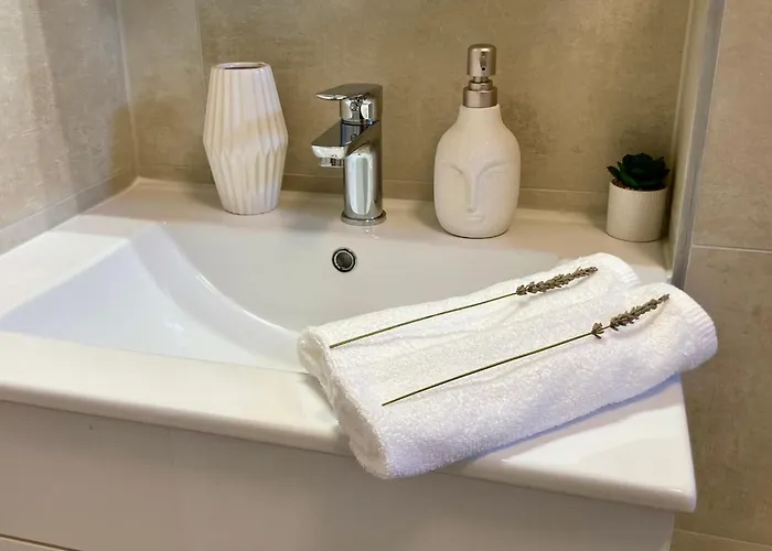 - Palmis * Jadranovo