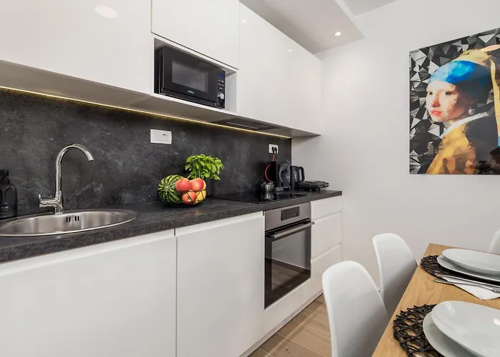 - Palmis Appartement Jadranovo