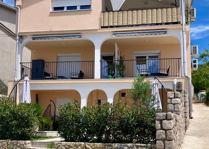 - Palmis Appartement Jadranovo